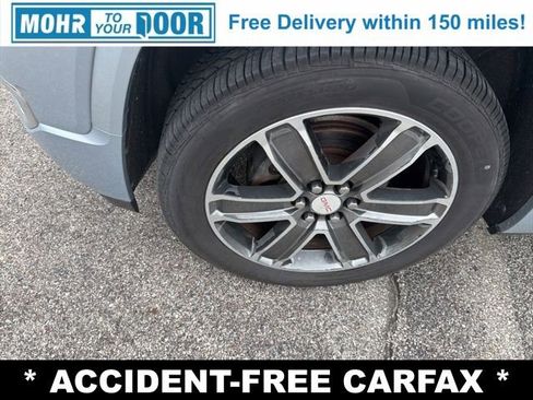 Used 2017 GMC Acadia Denali w/ Technology Package FWD image 9