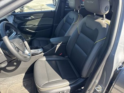 Used 2024 Chevrolet Trax ACTIV w/ Sunroof Package FWD image 19