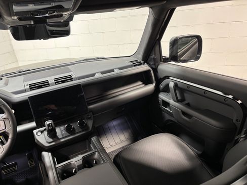New 2026 Land Rover Defender 110 OCTA AWD/4WD image 37