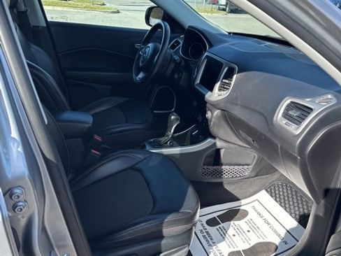 Used 2019 Jeep Compass Latitude w/ Popular Equipment Group image 9