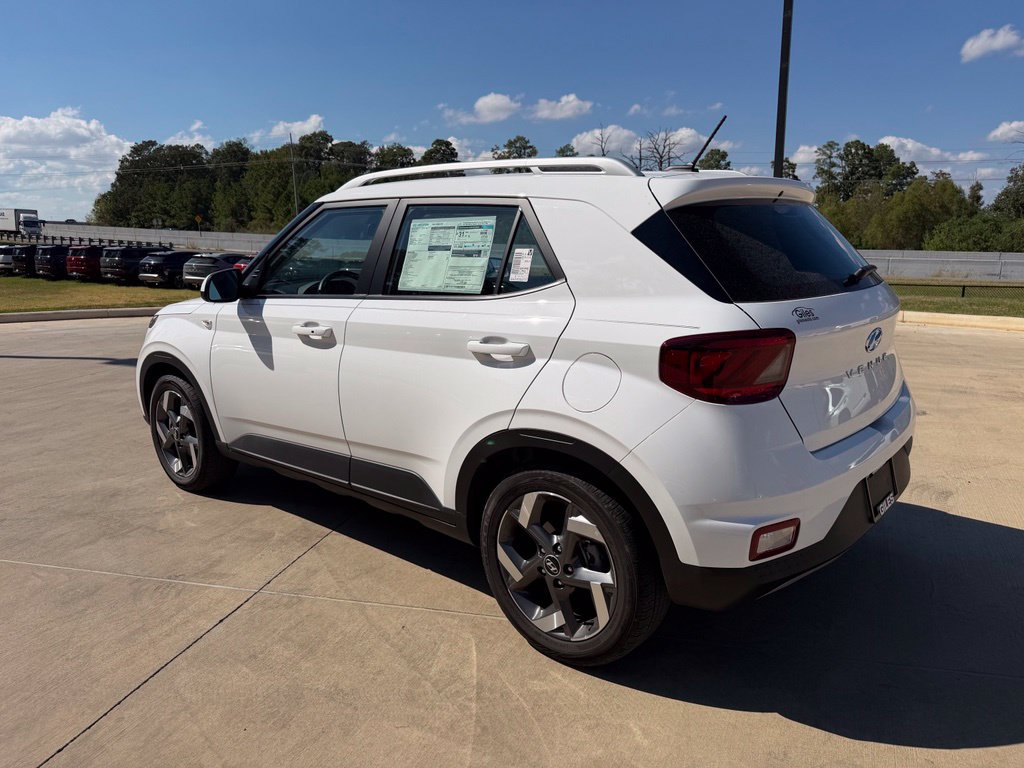 Used 2026 Hyundai Venue SEL FWD image 3