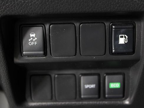 Certified 2018 Nissan Rogue S image 21