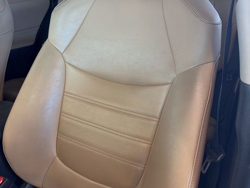 Used 2019 Toyota RAV4 XLE Premium image 5