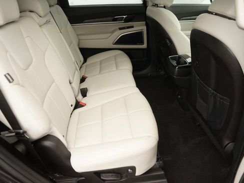 Used 2025 Kia Telluride EX FWD image 16