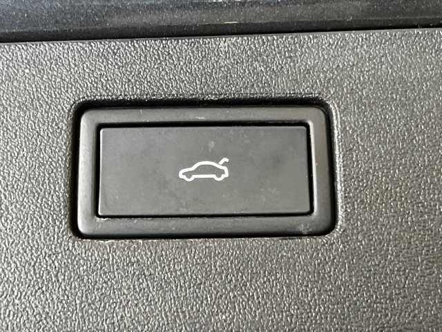 Certified 2025 Volkswagen Tiguan SE FWD image 6