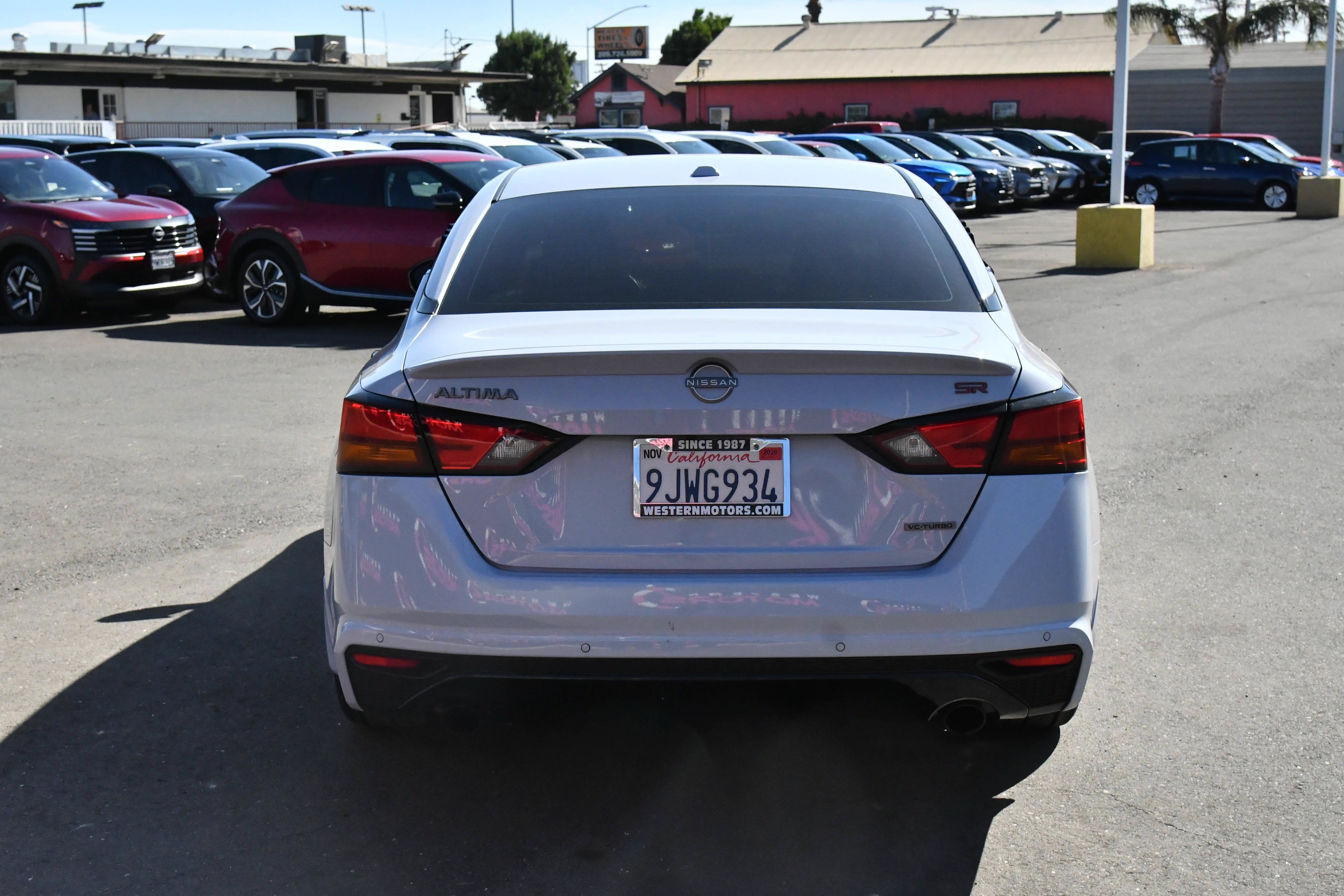 Used 2024 Nissan Altima 2.0 SR FWD image 7