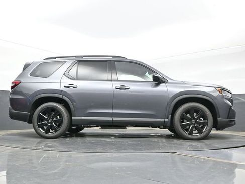 Used 2025 Honda Pilot Black Edition image 26