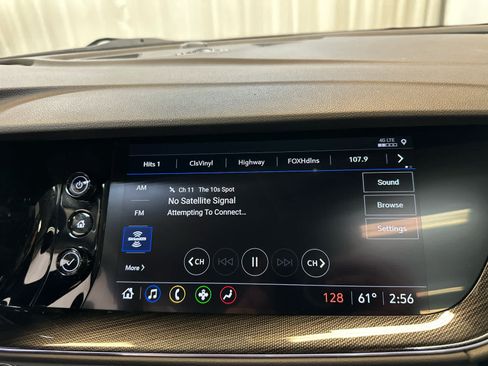 Used 2023 Buick Envision Essence w/ Sport Touring Package AWD/4WD image 18