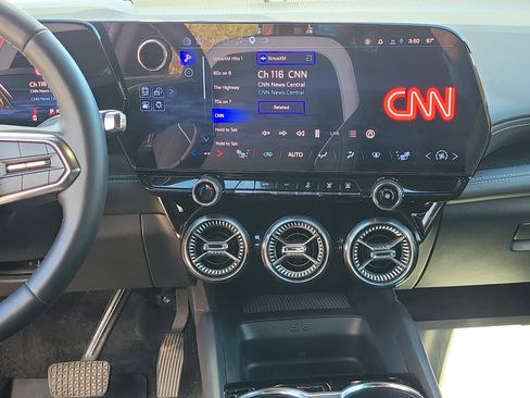 Used 2024 Chevrolet Blazer EV LT AWD/4WD image 25