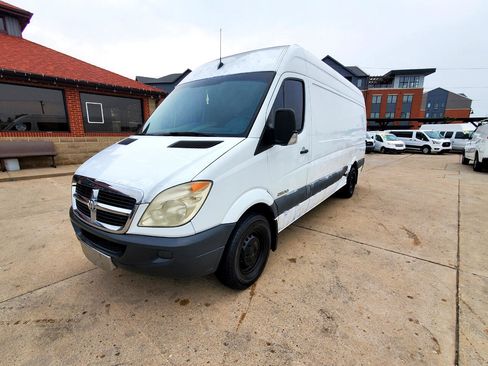 Used 2008 Dodge Sprinter 2500 image 3