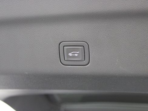 Used 2024 Chevrolet Suburban High Country w/ Advanced Technology Package AWD/4WD image 35