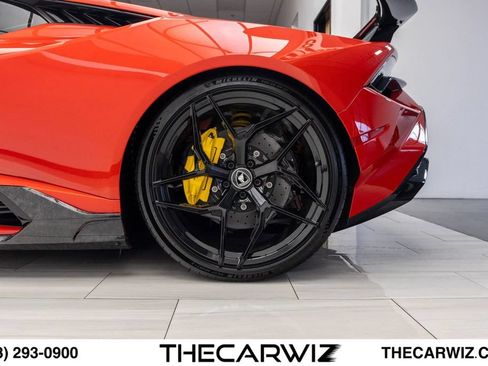 Used 2023 Lamborghini Huracan Tecnica RWD image 19