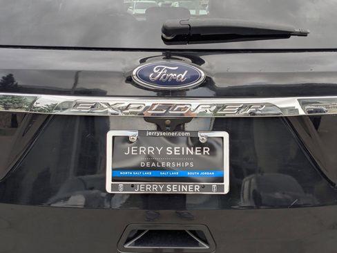 Used 2016 Ford Explorer Limited AWD/4WD image 13