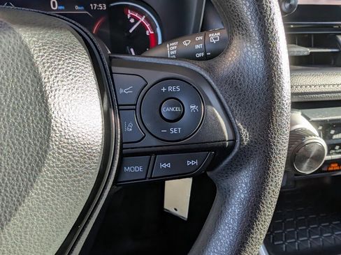 Used 2023 Toyota RAV4 LE AWD/4WD image 22