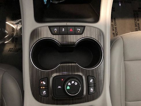 Used 2023 GMC Acadia SLT w/ Preferred Package image 22