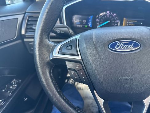 Used 2019 Ford Fusion Titanium image 22