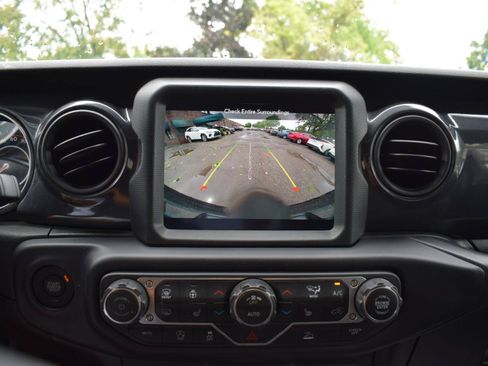 Used 2023 Jeep Wrangler Unlimited Sport AWD/4WD image 24