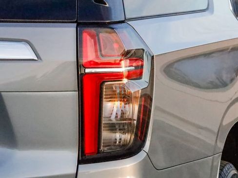 Used 2024 Chevrolet Suburban LT image 9