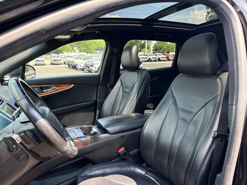 Used 2019 Lincoln Nautilus Select AWD/4WD image 4