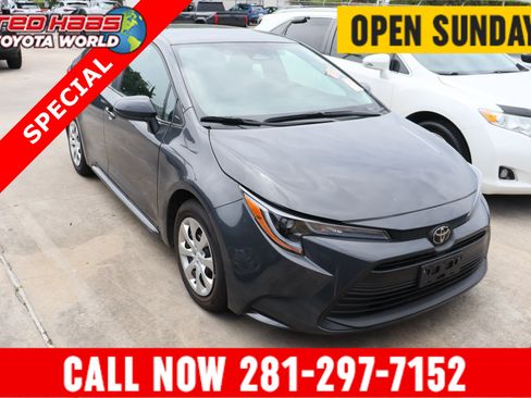 Used 2025 Toyota Corolla LE FWD image 1