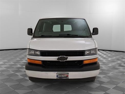 Used 2017 Chevrolet Express 3500 Extended image 8