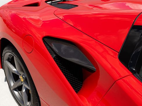 Used 2023 Ferrari F8 Tributo RWD image 27