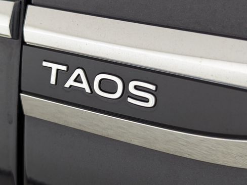 Used 2022 Volkswagen Taos SE FWD image 25