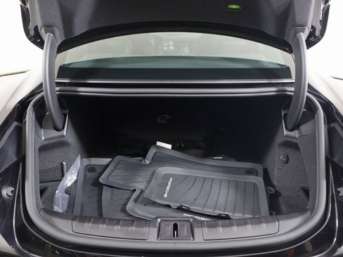 Used 2024 Porsche Taycan image 13