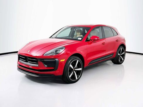 Used 2025 Porsche Macan image 1