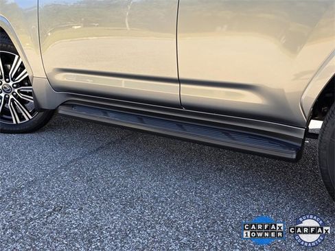 Used 2023 Lexus LX 600 4WD w/ Luxury Package image 39