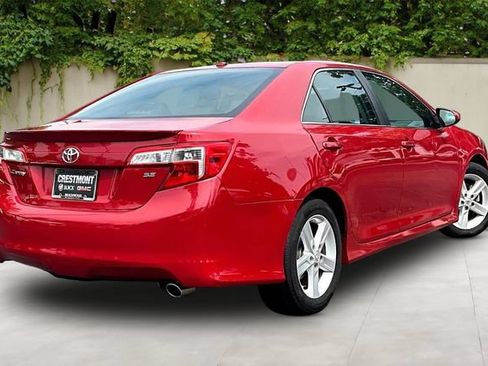 Used 2014 Toyota Camry SE w/ Moonroof Package FWD image 6