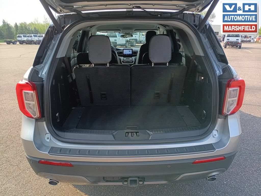 Used 2023 Ford Explorer XLT w/ Equipment Group 202A AWD/4WD image 34