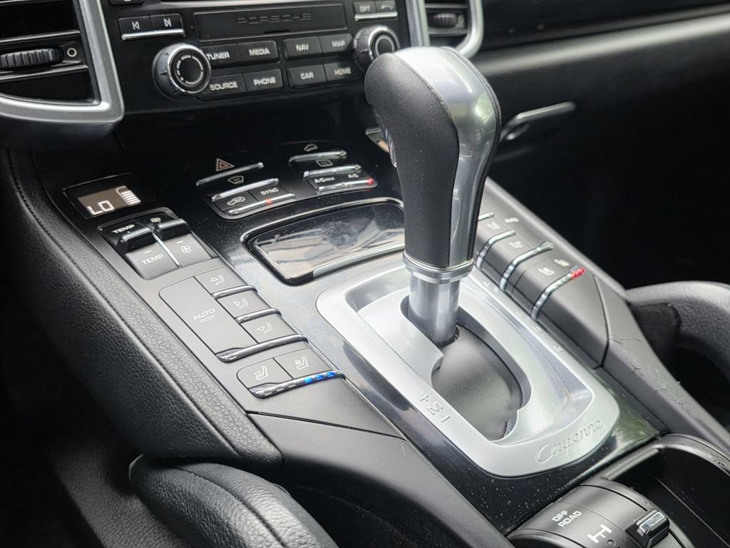 Used 2017 Porsche Cayenne AWD/4WD image 23
