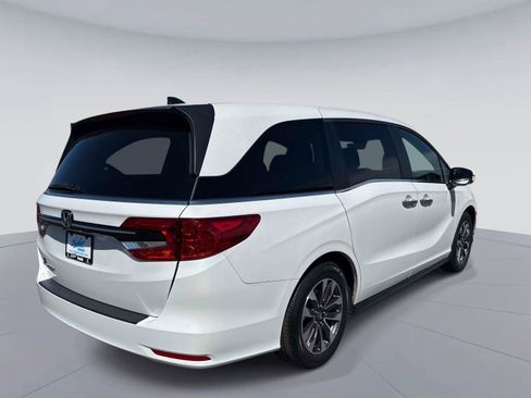 Certified 2024 Honda Odyssey EX-L image 4