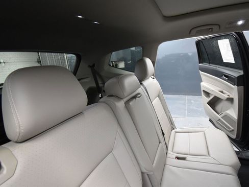 Used 2021 Volkswagen Atlas SE w/ Panoramic Sunroof Package image 19