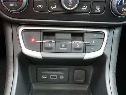 Used 2024 GMC Terrain SLE w/ Driver Convenience Package AWD/4WD image 24
