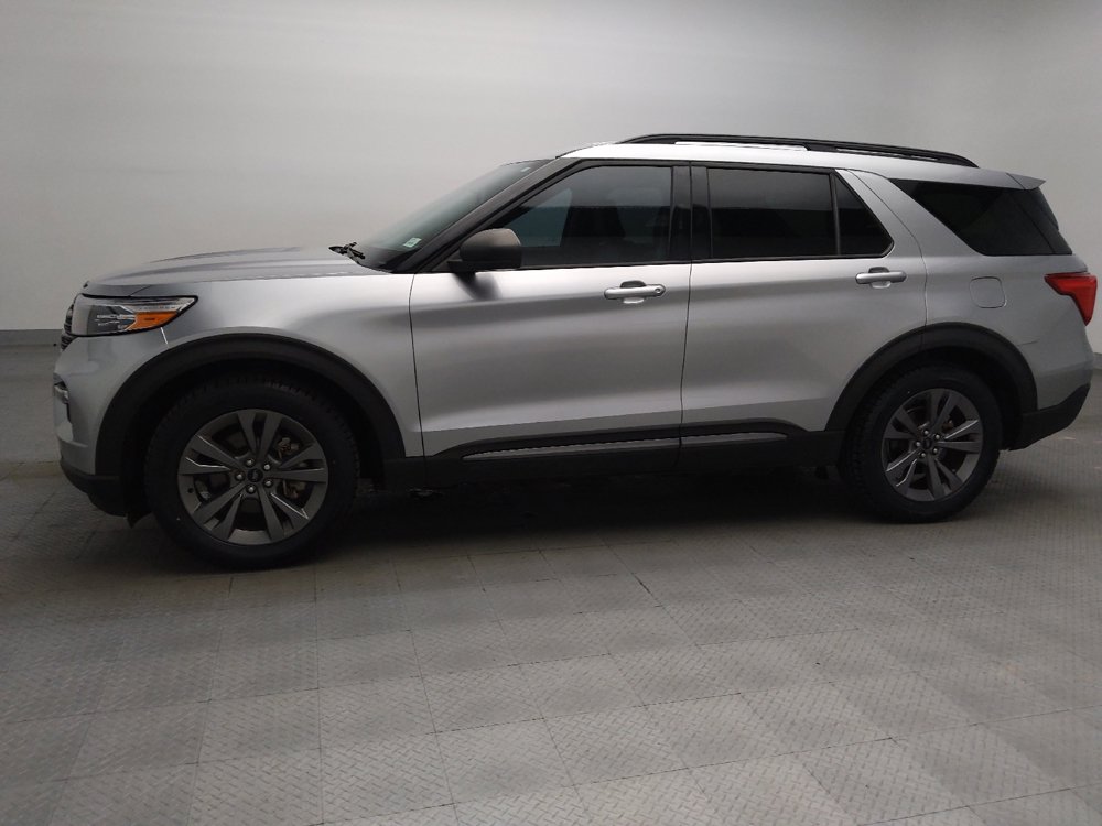 Used 2021 Ford Explorer XLT w/ Equipment Group 202A RWD image 2