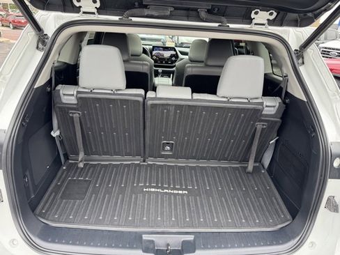 Used 2022 Toyota Highlander Platinum image 33