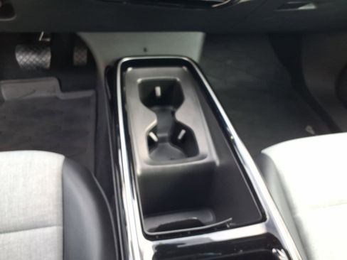 Used 2023 Volkswagen ID.4 Pro image 16