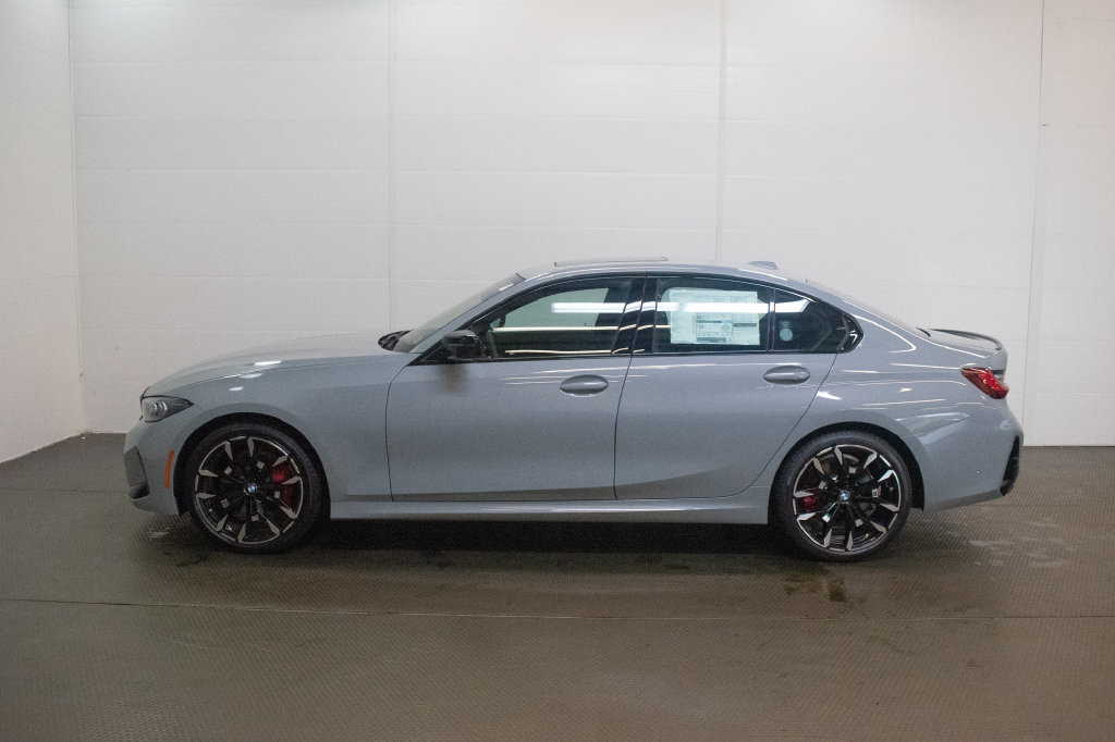 New 2026 BMW 330i xDrive Sedan w/ M Sport Package AWD/4WD image 7