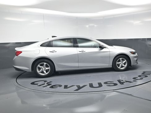Used 2018 Chevrolet Malibu LS image 10