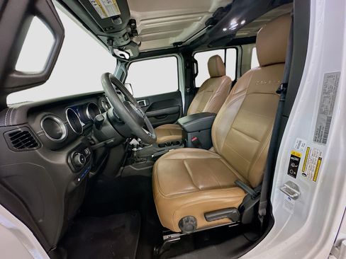Used 2023 Jeep Wrangler Sahara image 13
