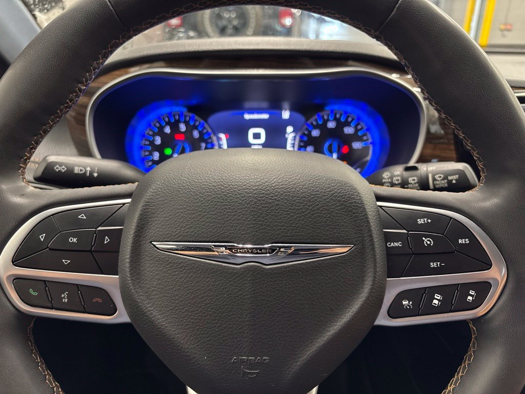 Used 2022 Chrysler Pacifica Pinnacle FWD image 25