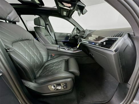 New 2026 BMW X5 M60i w/ Executive Package image 30
