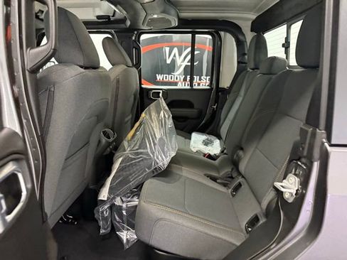 New 2026 Jeep Gladiator Sport image 15