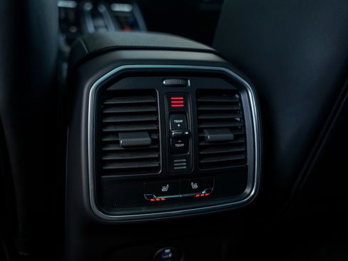 New 2026 Porsche Macan image 27