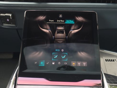 Used 2025 Cadillac Escalade IQ Luxury 2 w/ LPO, Premium Carpet Package AWD/4WD image 33