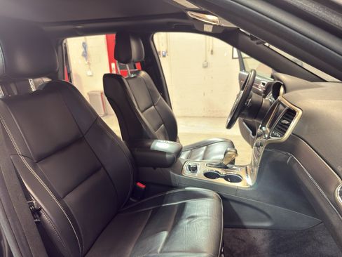 Used 2016 Jeep Grand Cherokee Limited w/ Luxury Group II AWD/4WD image 23