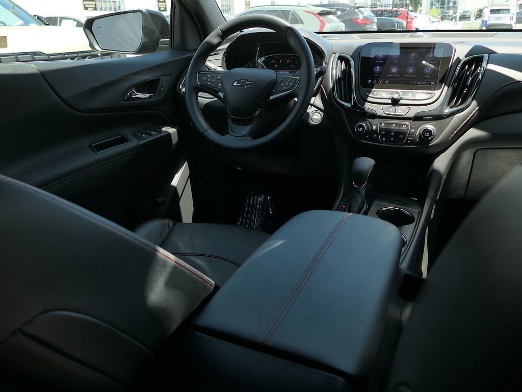 Used 2023 Chevrolet Equinox RS w/ RS Leather Package FWD image 25