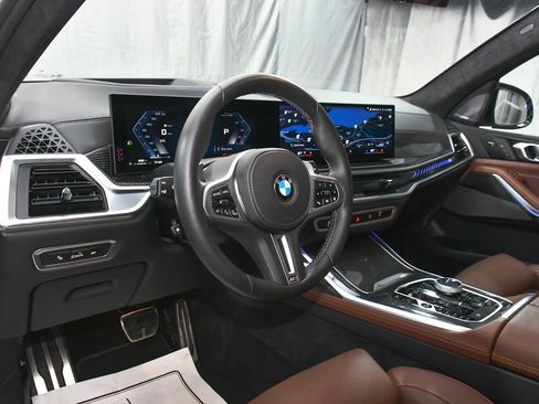 Used 2026 BMW X7 M60i AWD/4WD image 18